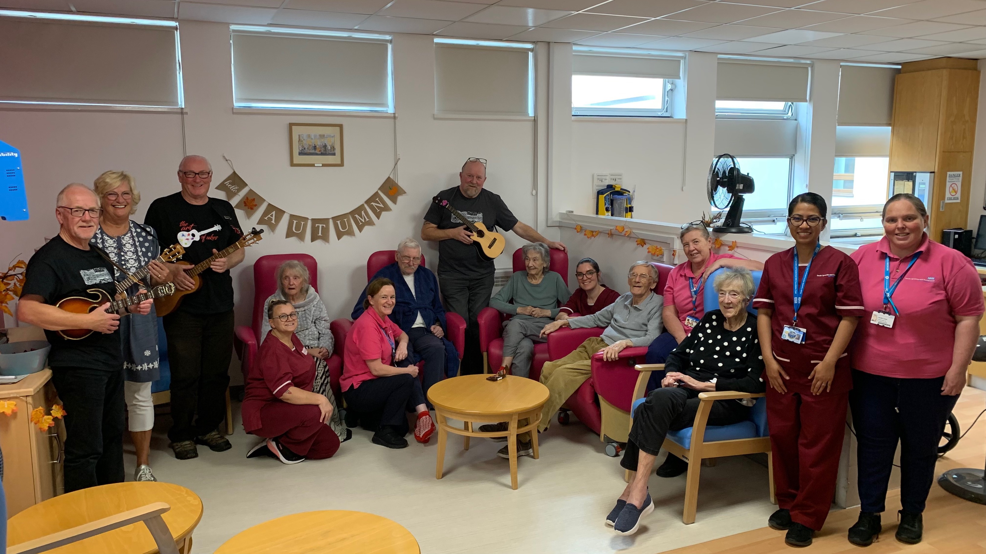 Bojangles Ukes with patients and members of the DDOT Team at Sunderland Royal Hospital..jpg