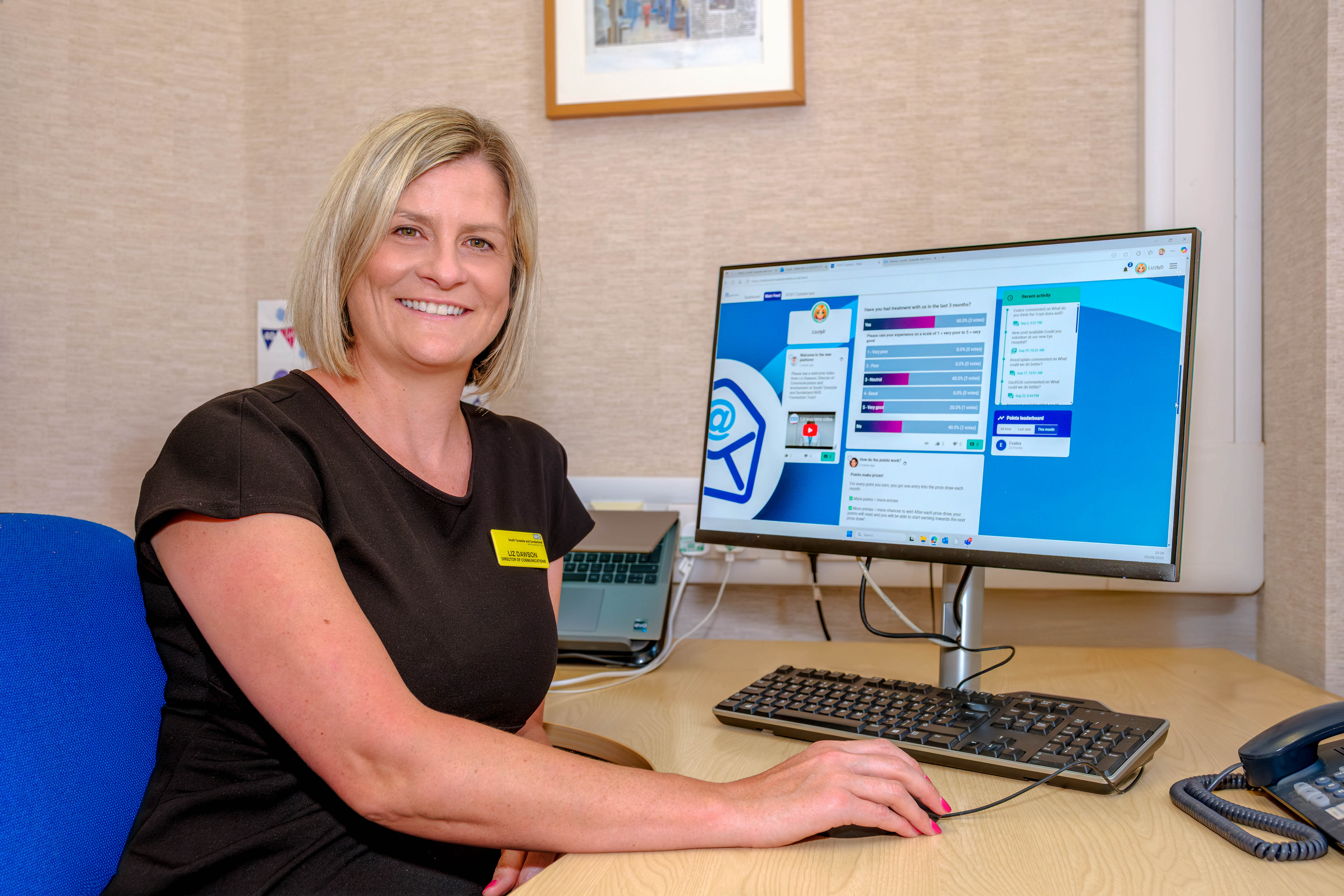 Liz Dawson, the Trust’s Director of Communications and Involvement, with the Connect community on screen..jpg